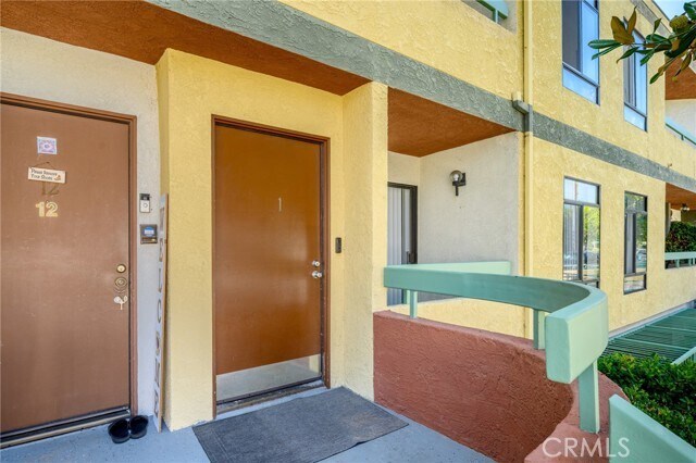 Building Photo - 1142 Stanley Ave