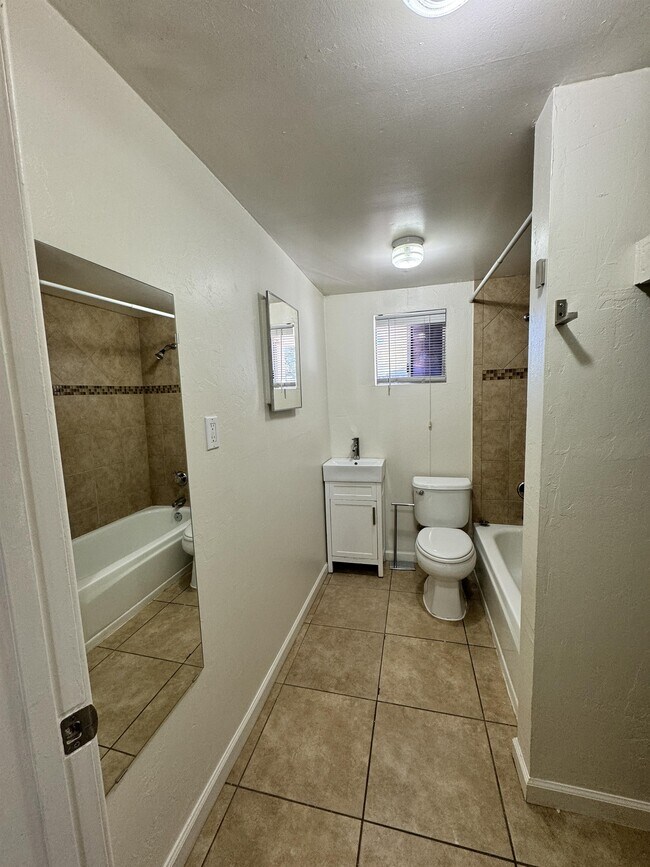 Building Photo - 2014 N 16th Ave