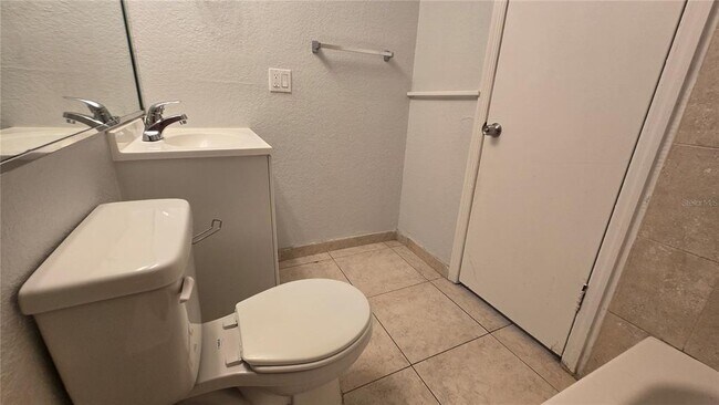 Building Photo - 492 Banyon Tree Cir