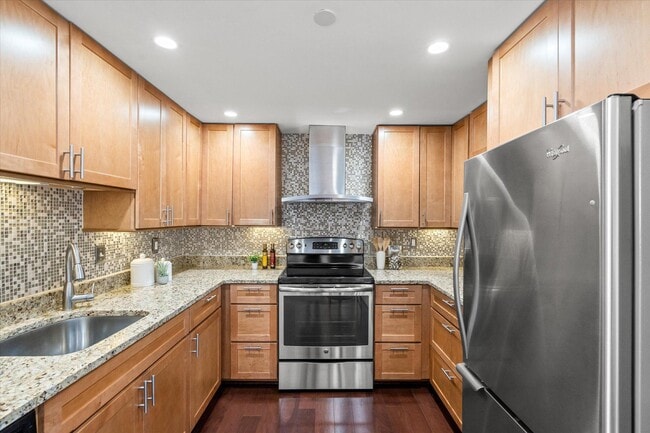 Building Photo - 1530 Key Blvd