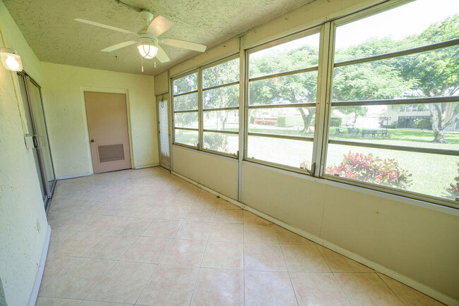 Building Photo - 6625 S Oriole Blvd