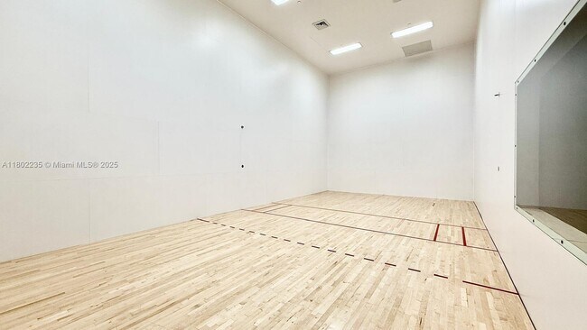 Building Photo - 16385 Biscayne Blvd