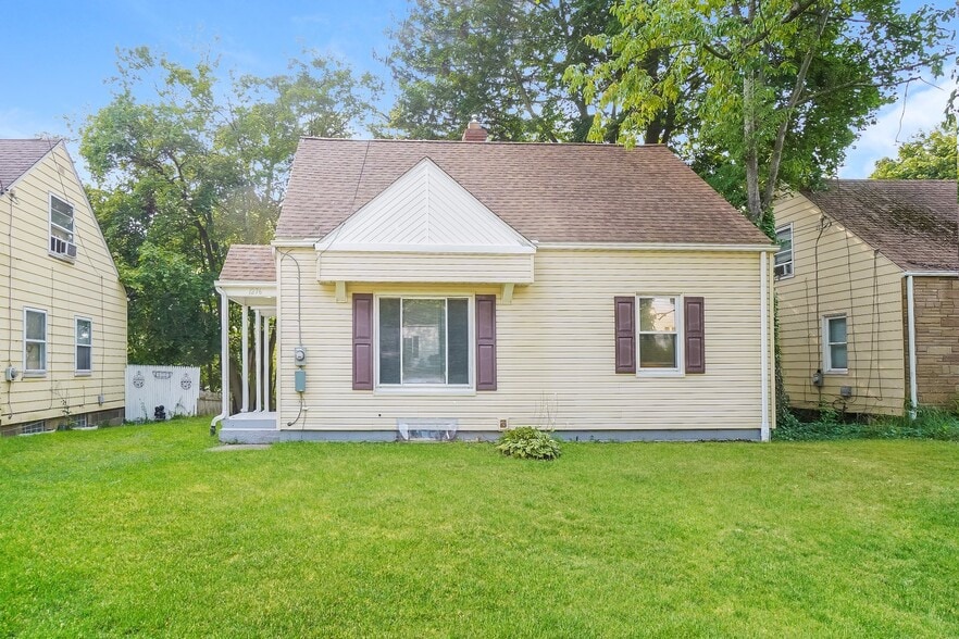 Building Photo - 1276 Crestview Ave