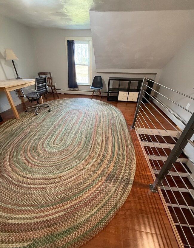 Building Photo - 10 Meadow St