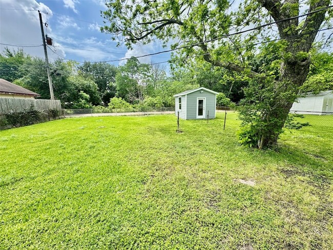Building Photo - 3109 Danforth Memorial Dr