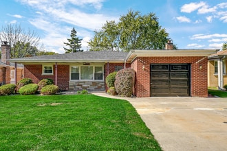 Building Photo - 11018 S Keeler Ave