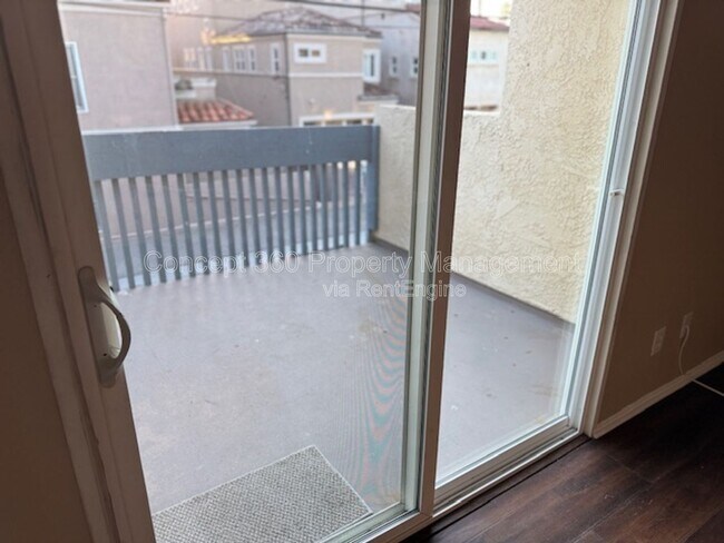 Building Photo - 114 20th St