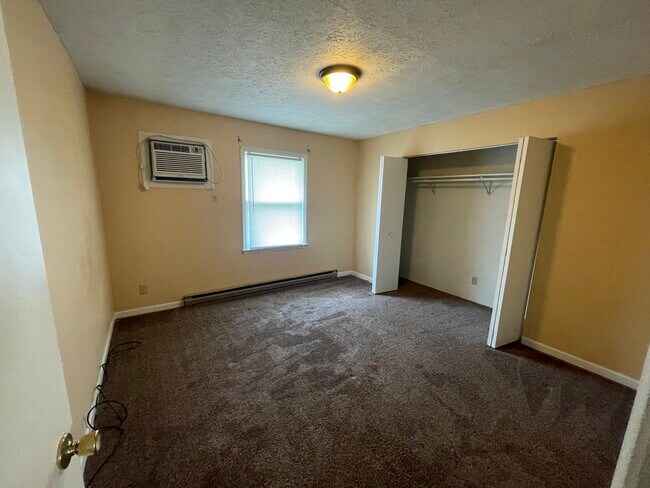 Building Photo - 201 W Main St