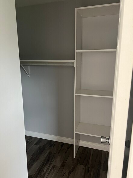 Building Photo - 6126 Jeffrey Pl