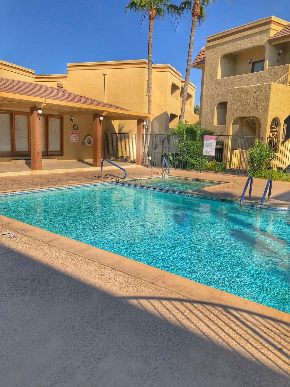 Building Photo - 5500 N Valley View Rd