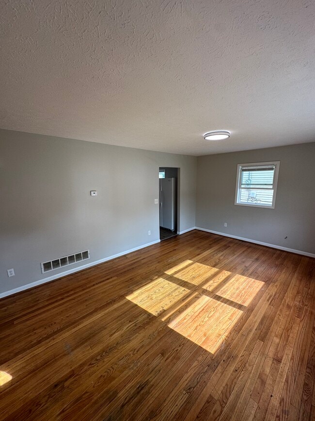 Building Photo - 619 Miriam Ave