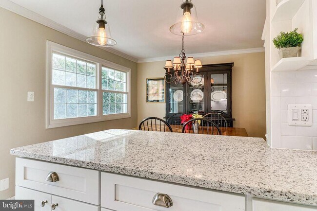 Building Photo - 6519 Engel Dr