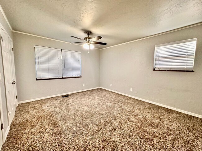 Building Photo - 3 Bed Home OKC - Move in Deposit-Free! (If Qualified)