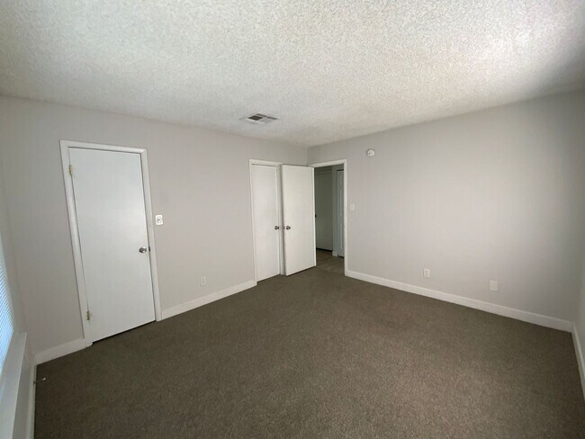 Building Photo - 3361 Civic Center Dr