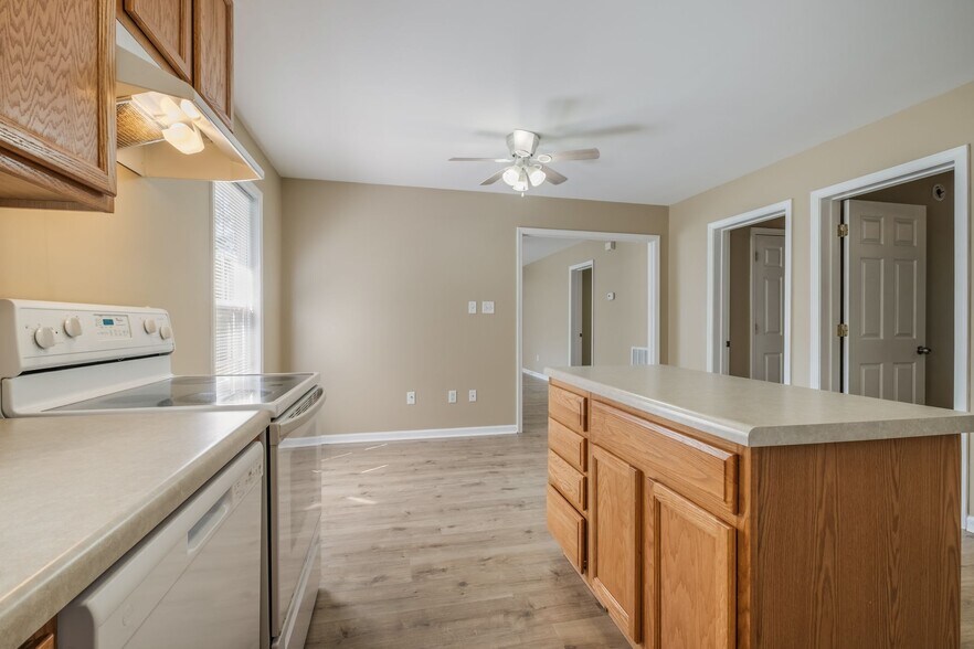 Building Photo - 2644 Hibbitts Rd