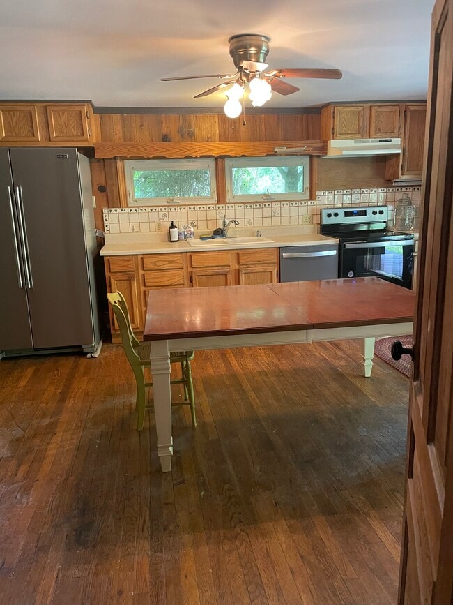 Building Photo - 1265 Barnardsville Hwy