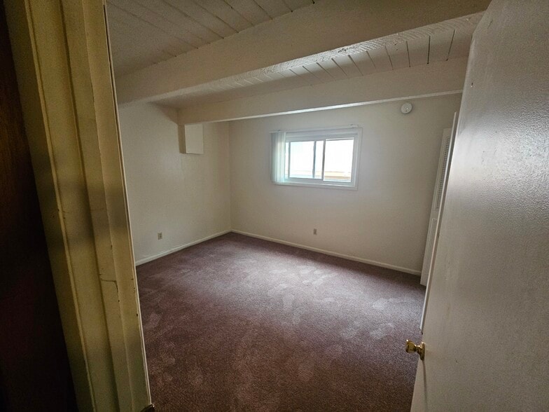 Building Photo - 2752 University Ave