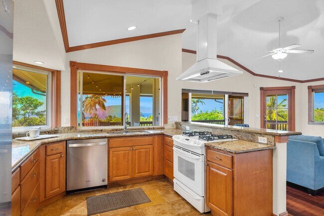 Building Photo - Launiupoko Long-Term Rental – Panoramic Vi...