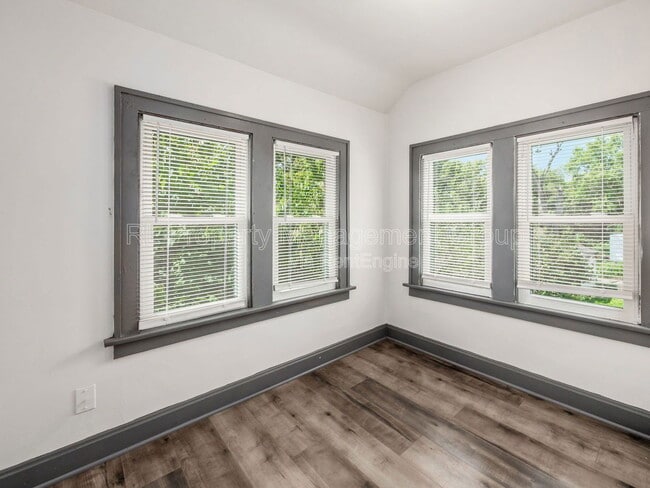 Building Photo - 439 Eldridge Ave