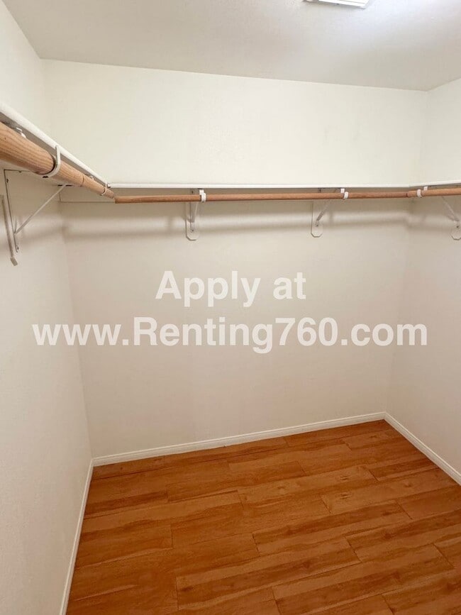 Building Photo - Rare and Spacious 4 Bedroom Indian Cove Home with Solar Panels!