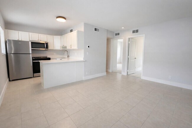 Building Photo - 2660 NE 8th Ave