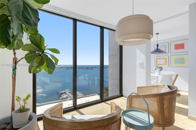 Building Photo - 1915 Brickell Ave