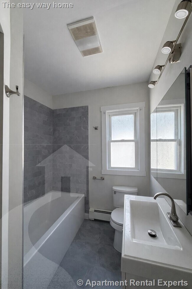 Building Photo - 441 Broadway