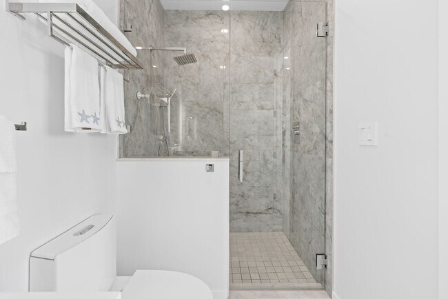 Building Photo - 247 Pescayo Ave