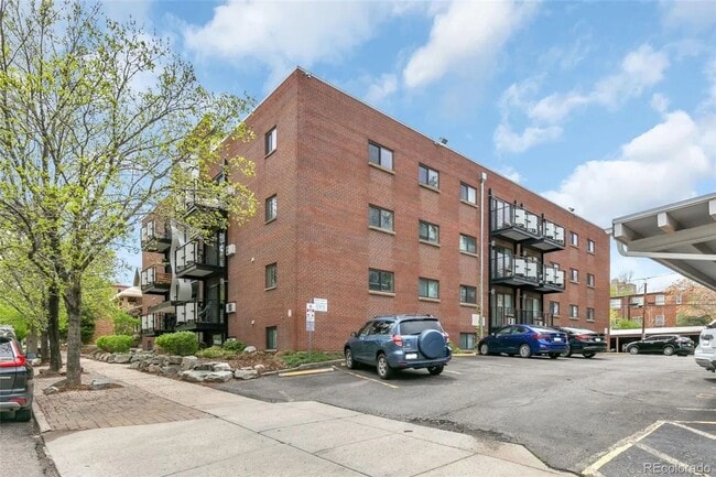 Building Photo - Beautiful 2 bedroom Condo in the Heart of ...