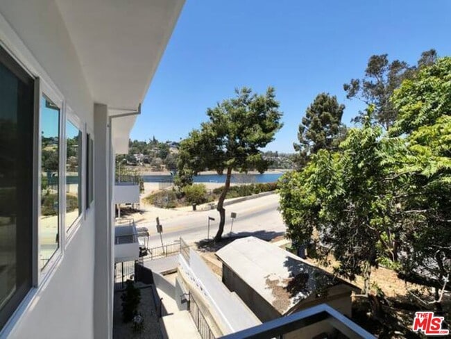 Building Photo - 1900 Silver Lake Blvd