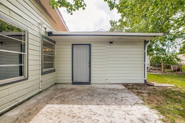 Building Photo - 419 E 42nd St