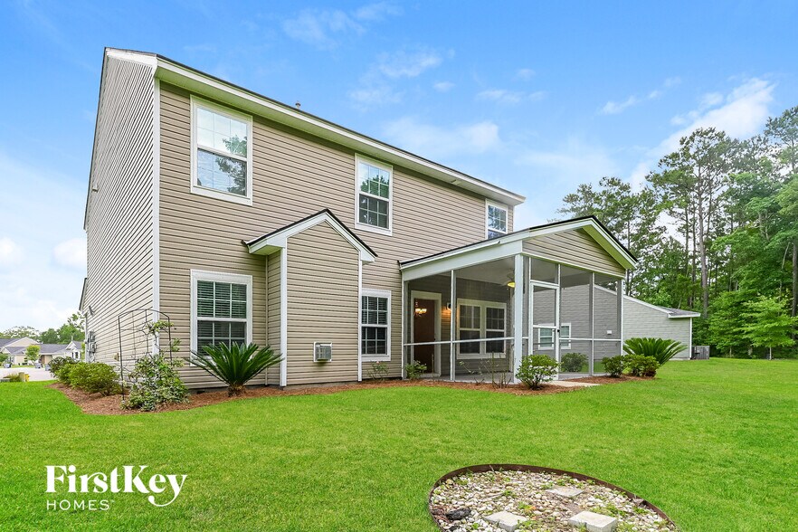 Building Photo - 9692 Spencer Woods Rd