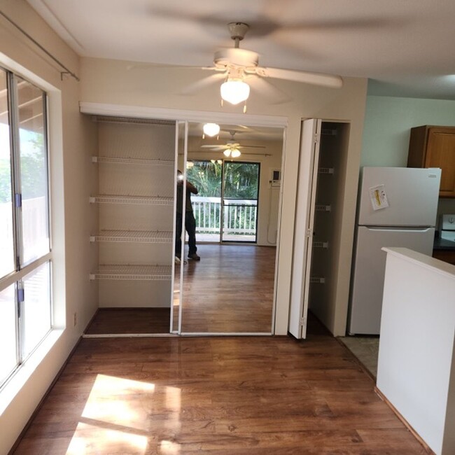 Building Photo - 2 bdrm 1.5 bath 2nd floor Southpointe at W...