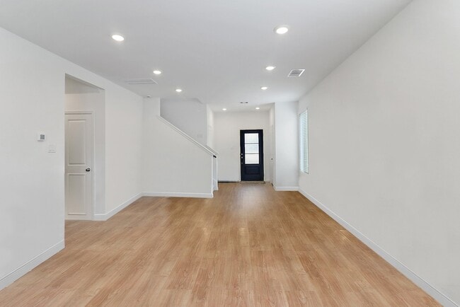 Building Photo - 2107 Fisher Bnd Dr