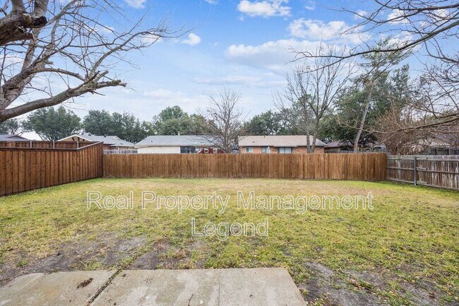 Building Photo - 317 E Grenoble Dr