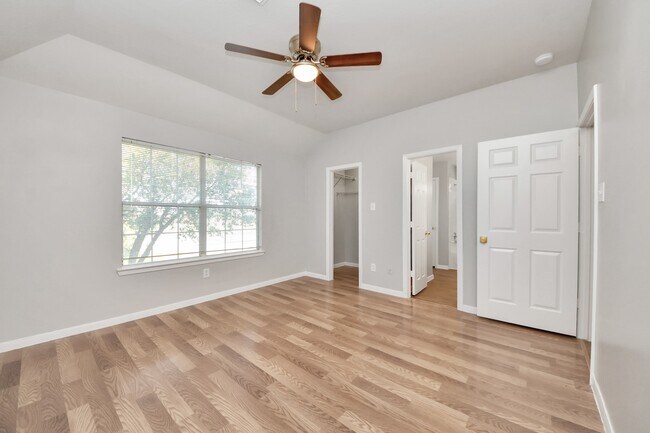 Building Photo - 6446 Mountain Pines Ln