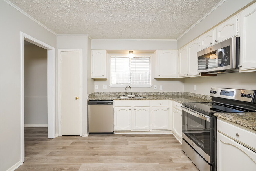 Building Photo - 14135 Barrone Dr