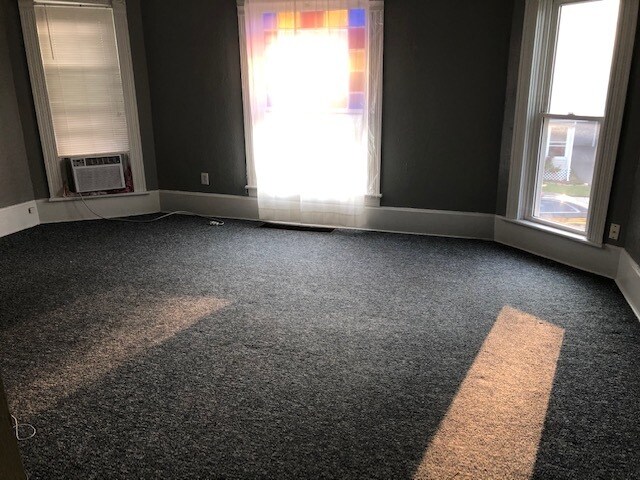 Living room (east) - 836 S Blanchard St