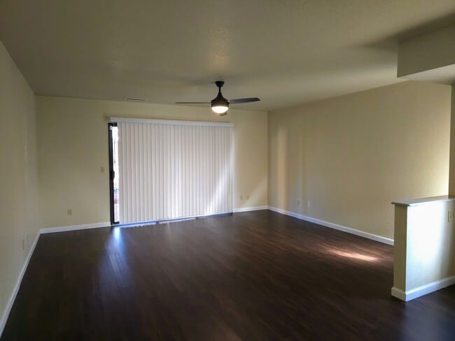 Building Photo - HOUSE - VILLAGE OF OAK CREEK