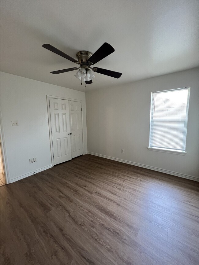 Building Photo - 712 Sharp St