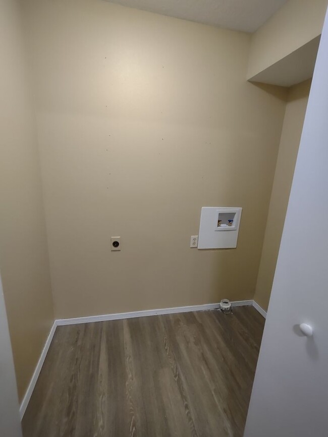 Building Photo - Magnolia Townhome
