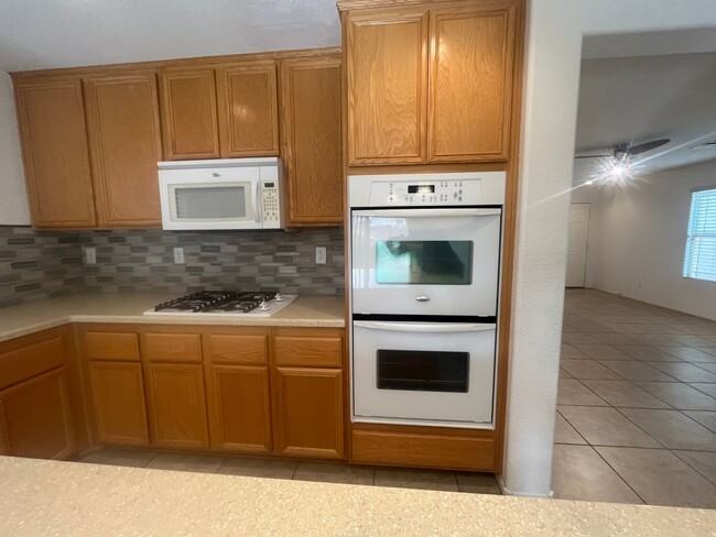 Building Photo - 2 Story-Single Family Home Located in Providence