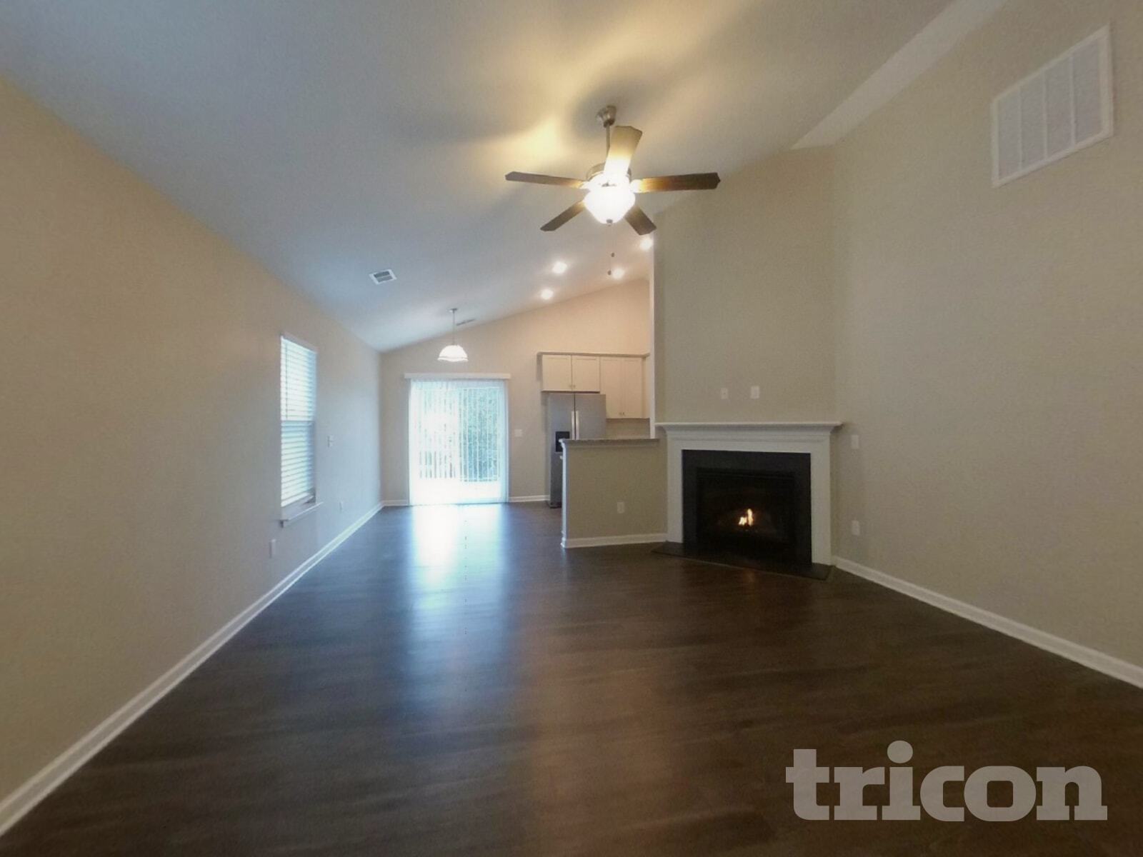 Building Photo - 590 Pollyanna Dr