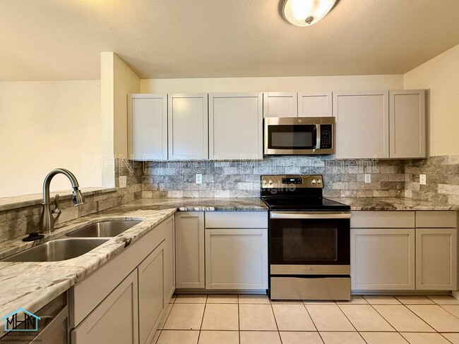 Building Photo - 5603 Lakebend W Dr