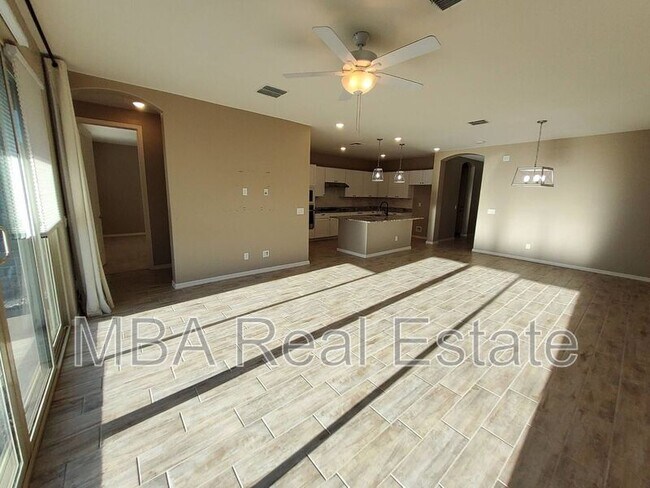 Building Photo - 704 N 152nd Dr