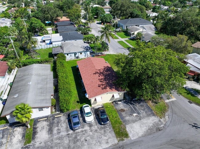 Primary Photo - 821 SW 7th Ave