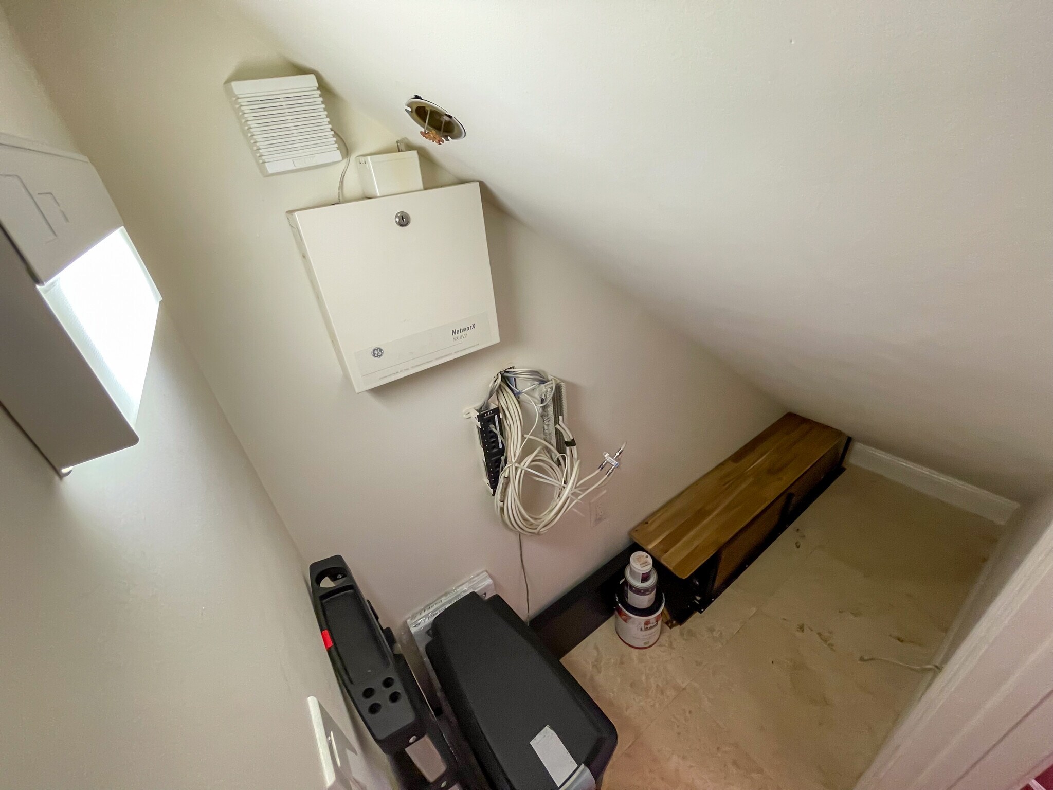 Building Photo - 2027 Beloit Ave