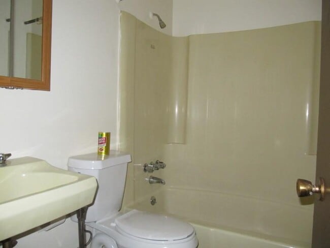 Building Photo - 4085 Old Rte 8