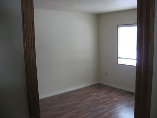 Building Photo - 3 Bedroom 2 Bathroom House in Outer Cedar City