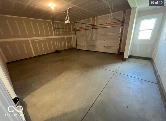 Building Photo - 705 Newton Dr